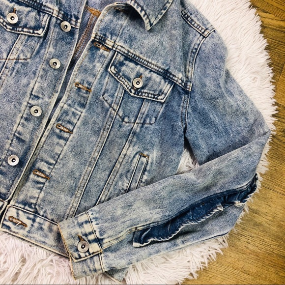 Ci Sono Jackets & Blazers - 💕Host Pick Ci Sono Ruffle Denim Jacket Size Small